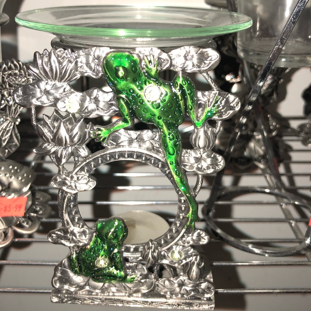 Frog candle holder